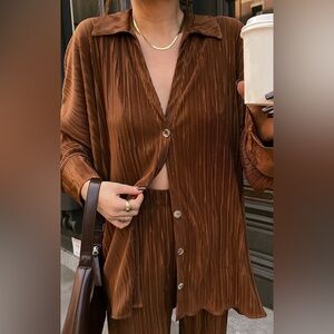 Show Me Your Mumu Top Womens Medium Chocolate Pleated Everywhere Button Shirt
